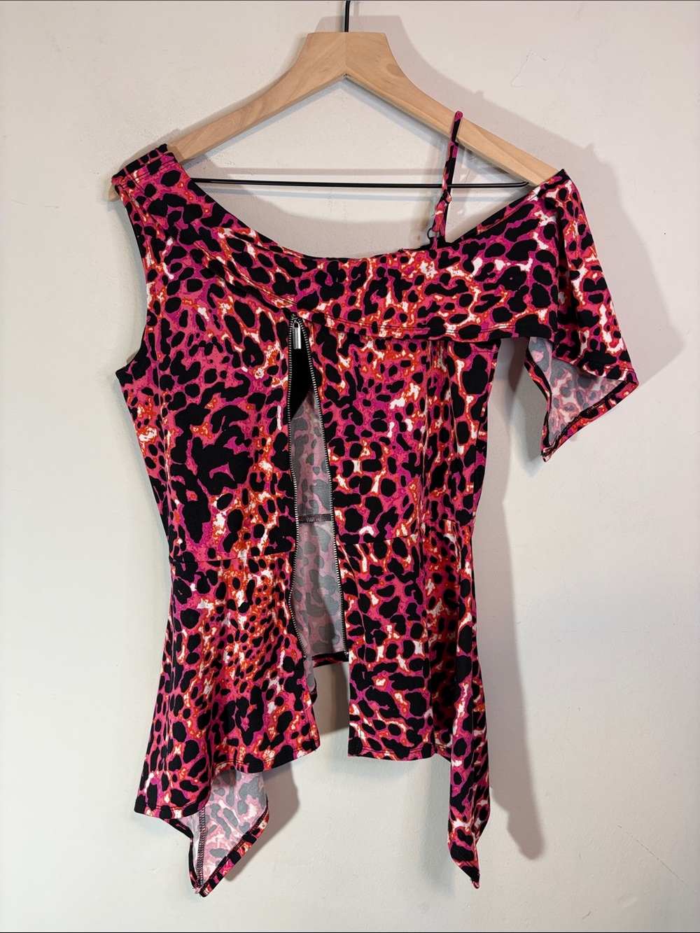 Super Sexy Zip Slit Open Back Venus Pink Leopard Print One Shoulder Peplum Top